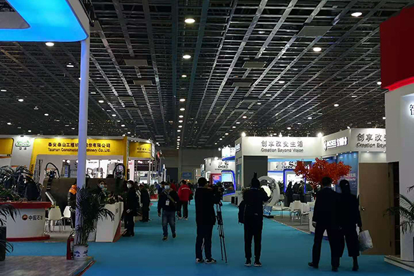 展覽會現(xiàn)場 /cxyq/20201113125911-FhTLKmcc6BWnCLwIn0TdoMpHSEt9.jpg