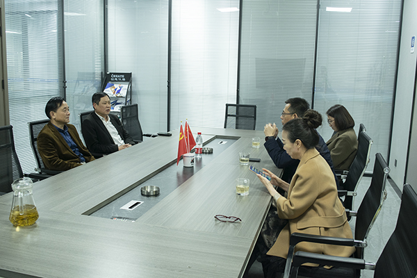 創(chuàng)想儀器與張副會(huì)長(zhǎng)一行進(jìn)行座談會(huì) /cxyq/20240328105541-Fh8qoXmfuOV9BVNNV3jzr-YkUVuw.jpg